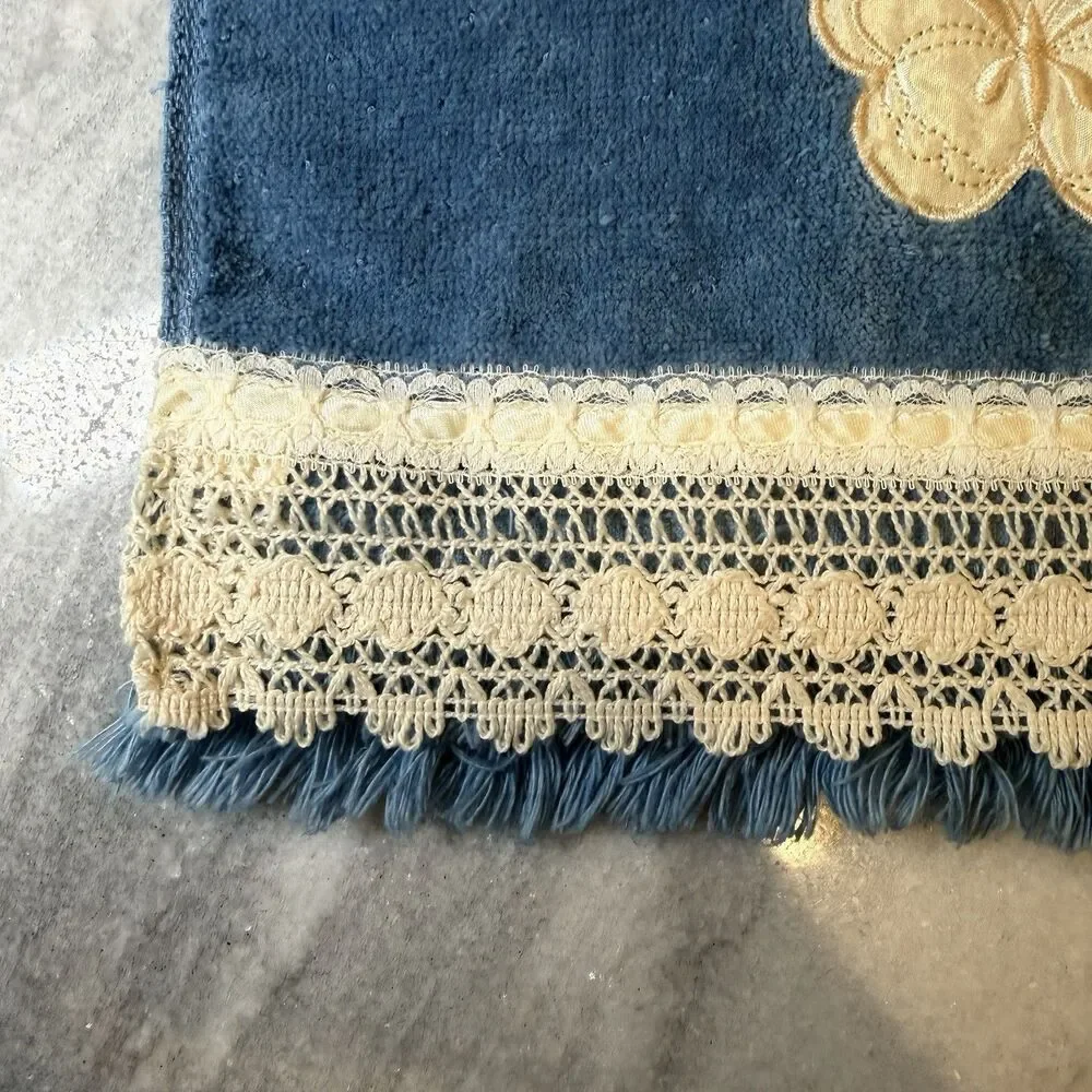 Vtg Saturday Knight Finger Tip Hand Towel Set Blue Butterfly Embellished Lace